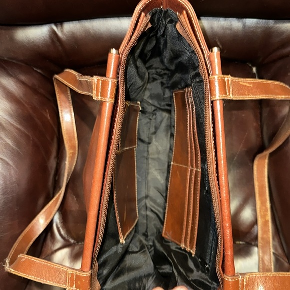 ***SOLD*** Tuscan’s Collection Leather Bag - Picture 13 of 16